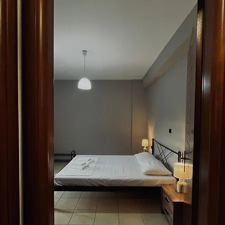 Elena House Néa Péramos