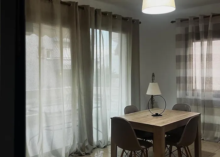 Elena House * Néa Péramos