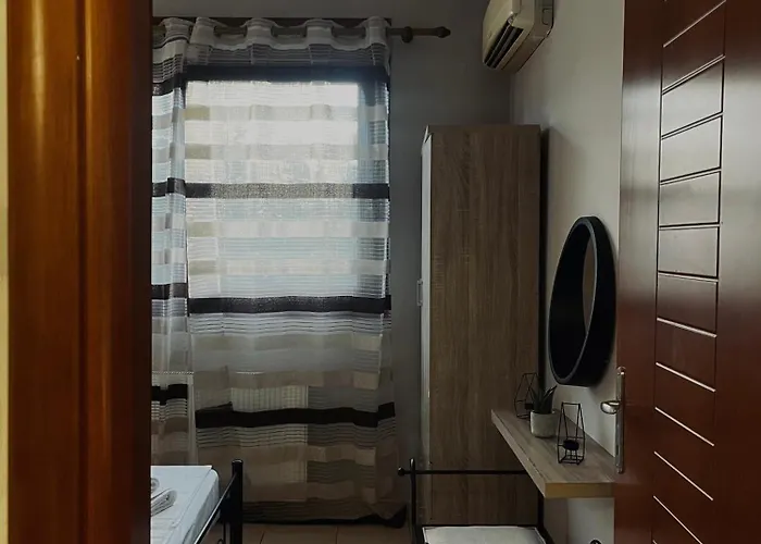 Elena House Hébergement de vacances *